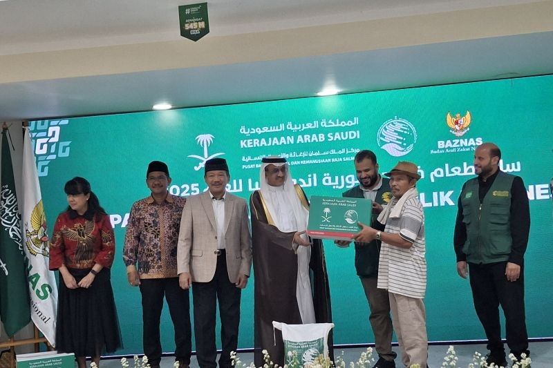 Arab Saudi Salurkan 7.911 Paket Bantuan Pangan untuk Indonesia