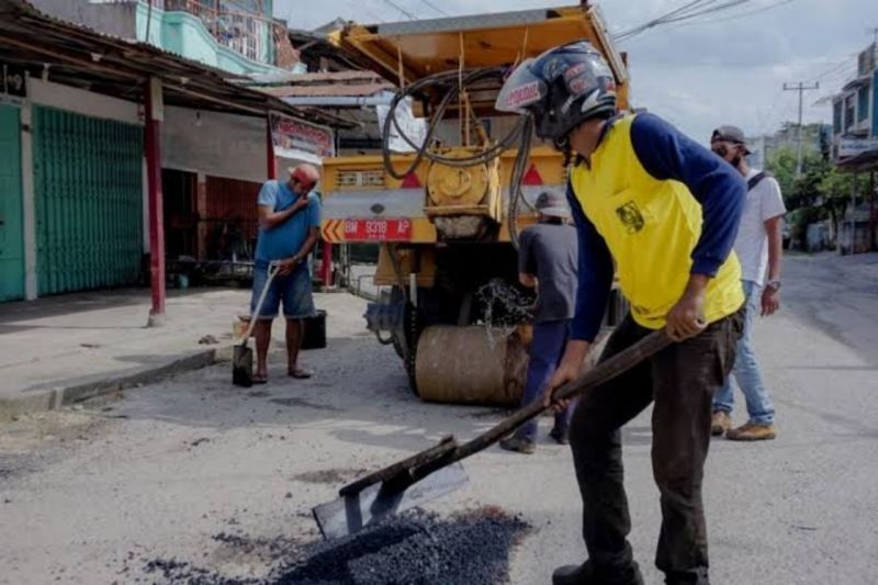 Rp40 Miliar Dialokasikan untuk Perbaikan Jalan Rusak di Pekanbaru