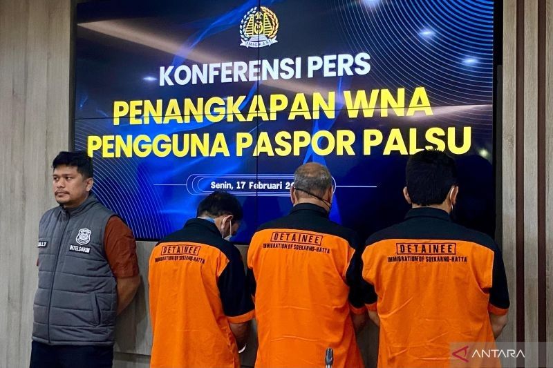 Imigrasi Perketat Pengawasan WNA, Tiga WN Pakistan Gunakan Paspor Palsu Digagalkan