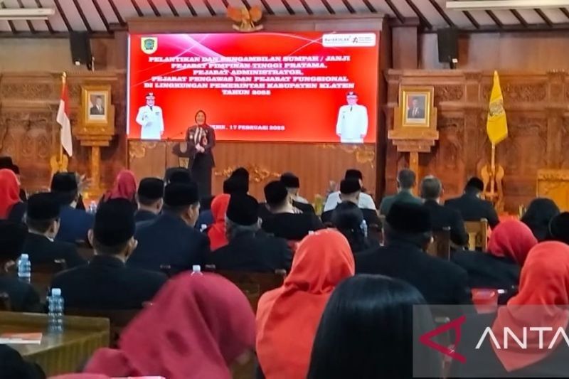 Bupati Klaten Mutasi 72 ASN Jelang Pensiun: Momentum Ibadah dan Keteladanan