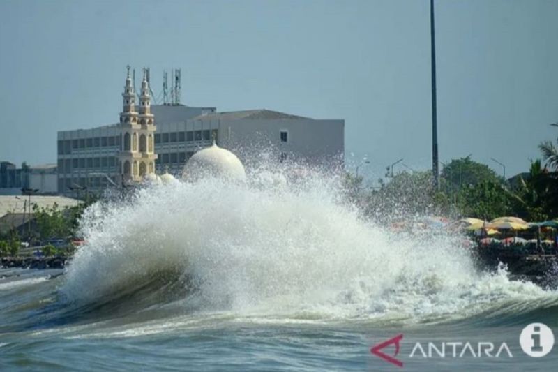 Waspada! Gelombang Tinggi hingga 2,5 Meter Ancam Perairan Nias