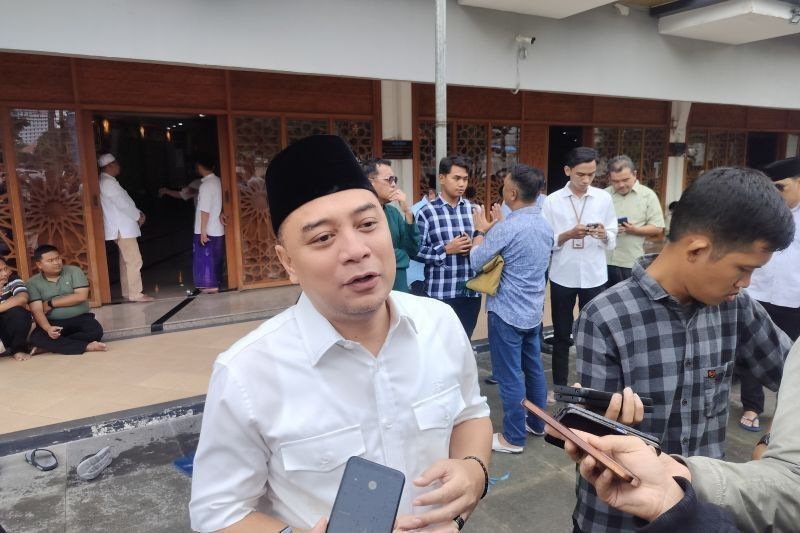 Pemkot Surabaya Pastikan Tak Ada PHK Meski Efisiensi Anggaran 2025