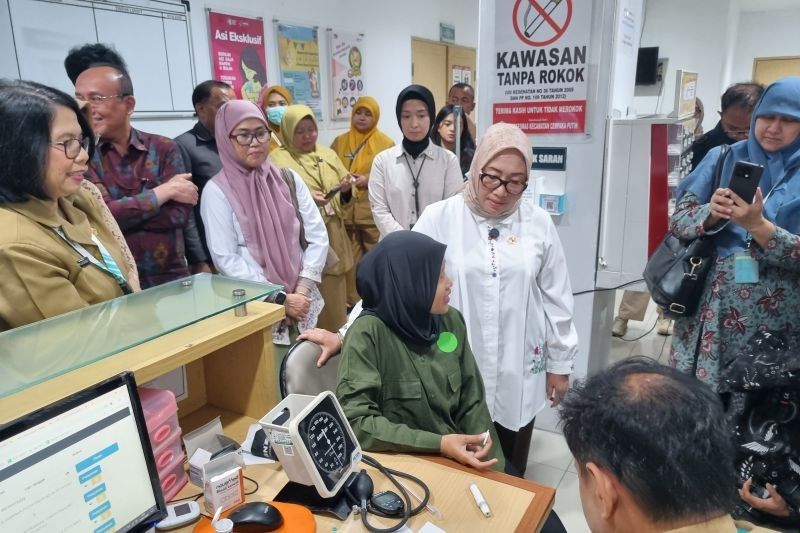 Menteri Arifah Apresiasi Kemudahan Cek Kesehatan Gratis di Puskesmas Cempaka Putih