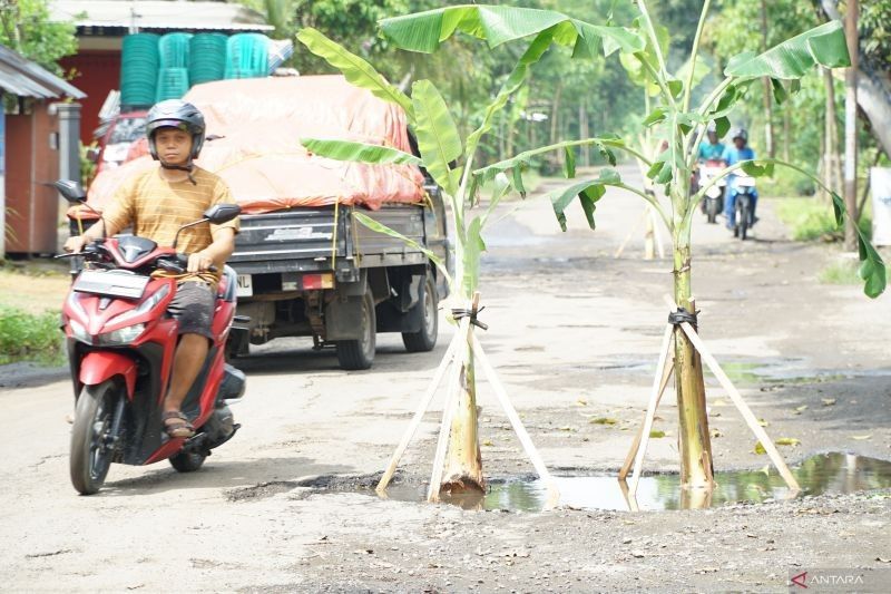 Jalan Rusak di Trenggalek Ditanggapi, Perbaikan Dilakukan Sebelum Lebaran 2025