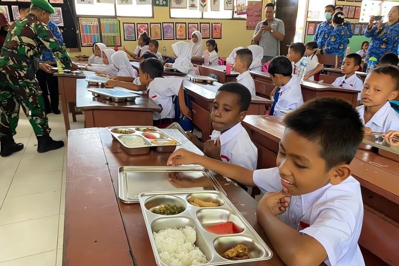 Pemkab Sorong Luncurkan Program Makan Bergizi Gratis (MBG) di 10 Sekolah