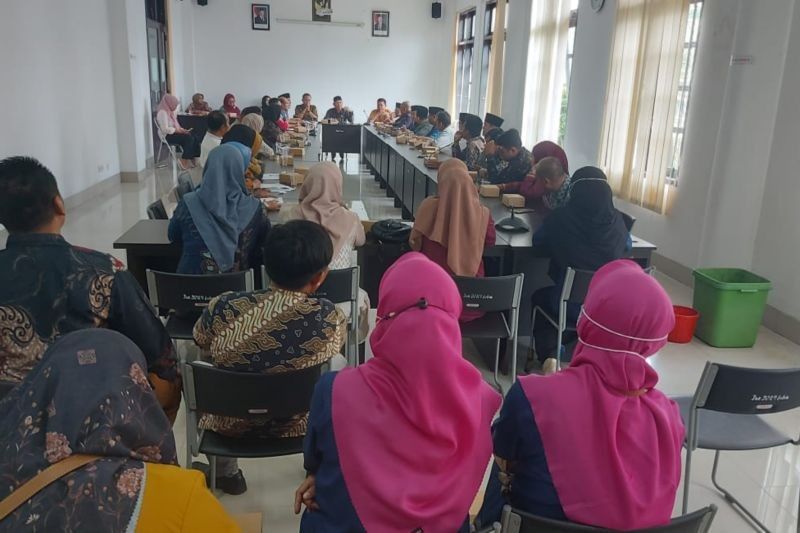 Gaji Honorer Lombok Timur Tertunda: Menunggu Regulasi Pusat