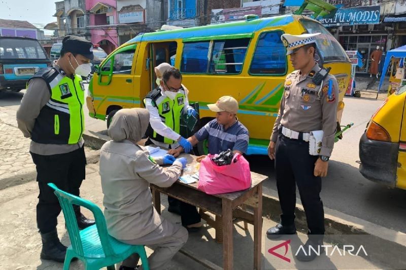 Polres Palas Sumut Periksa Kesehatan Sopir Bus: Operasi Keselamatan Toba 2025