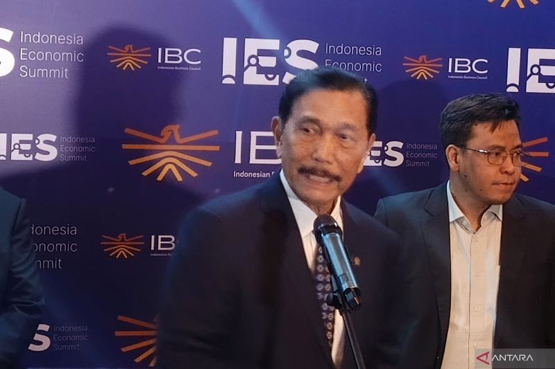 Luhut Ancam Laporkan Pejabat yang Persulit Pengusaha ke Presiden Prabowo