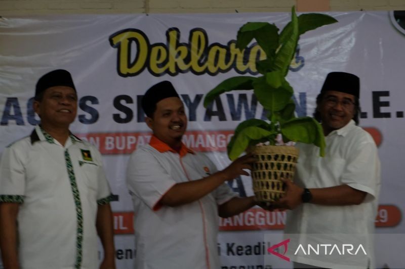 Bupati Temanggung Terpilih Imbau Ganti Karangan Bunga dengan Tanaman