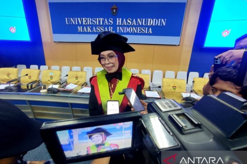 Prof. Habibah, Dokter Mata JEC Orbita, Dikukuhkan sebagai Guru Besar Unhas