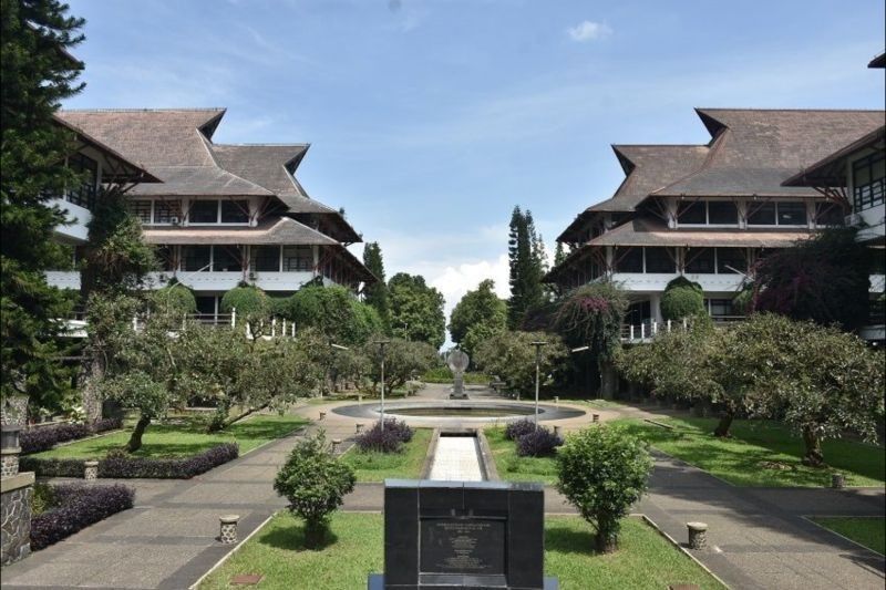 ITB Dukung Larangan Universitas Pegang Izin Pertambangan