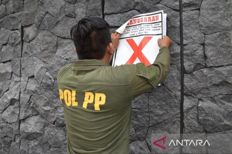 Satpol PP Surabaya Segel 8 Bangunan Tanpa Izin PBG