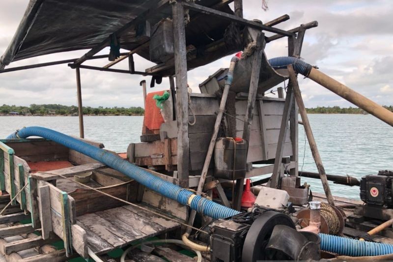 Polres Bangka Tengah Tangkap Empat Penambang Ilegal Bijih Timah