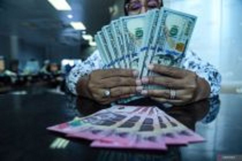 Rupiah Melemah 52 Poin, Tembus Rp16.330 per Dolar AS