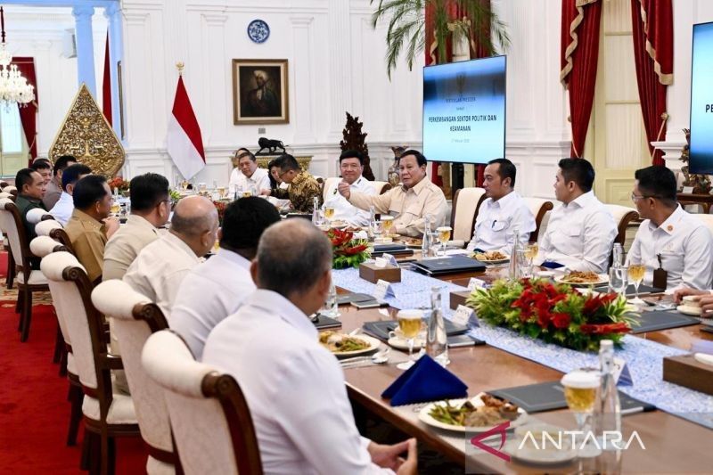 Airlangga Hartarto Bantah Kabinet Prabowo Subianto Gemuk: Fokus dan Efisien