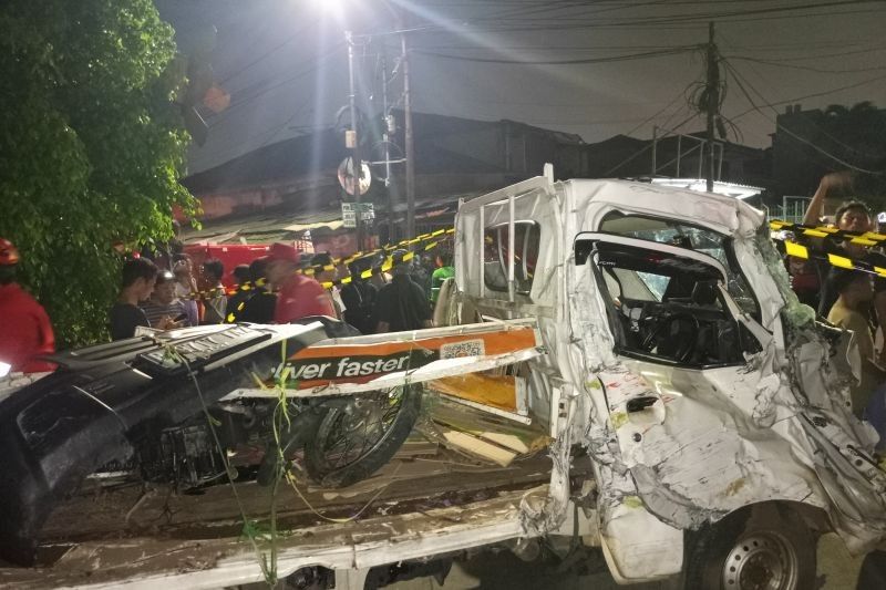 Tragedi di Perlintasan KA Pondok Jati: Remaja Tewas Tertabrak Kereta