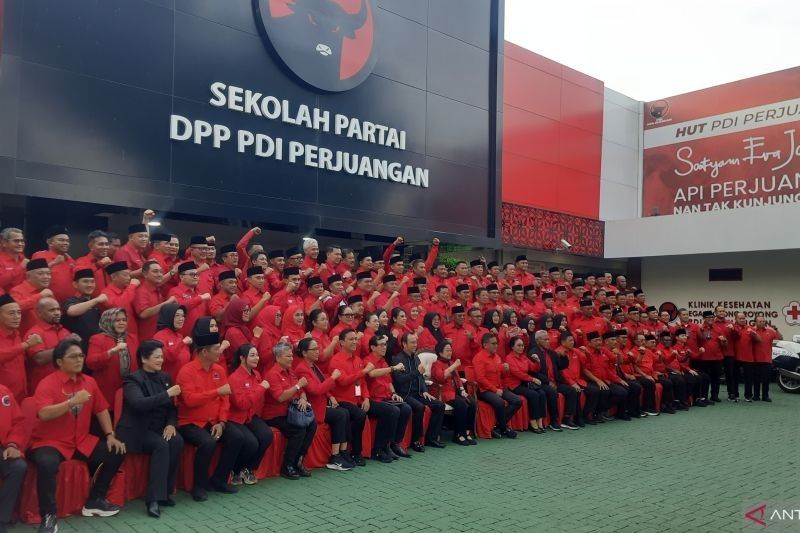 Megawati Beri Pengarahan Keras pada 177 Kepala Daerah Terpilih PDIP