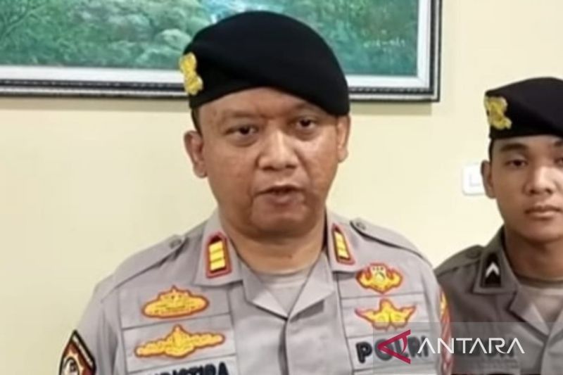 Polisi Ciduk Produsen Miras Oplosan di Cianjur, Ratusan Kantong Miras Disita!