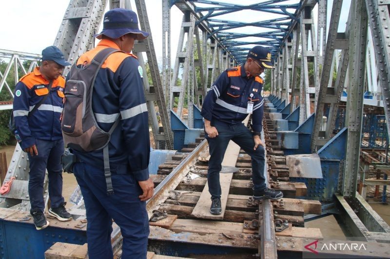 KAI Tanjungkarang Waspada Bencana: 22 Titik Rawan Longsor, Banjir, dan Ambles Ditetapkan