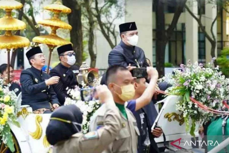 Meriah! Lima Kereta Kencana Sambut Bupati dan Wakil Bupati Bekasi