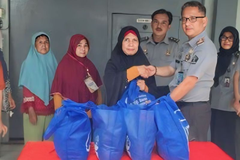 Lapas Martapura Salurkan Bantuan Sembako untuk Keluarga Warga Binaan