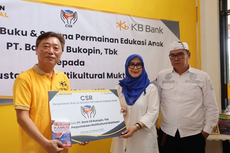 KB Bank Donasikan Buku dan Permainan Edukatif untuk Perpustakaan di Bekasi