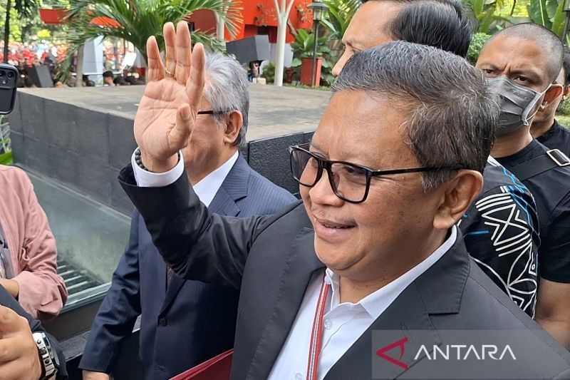 Hasto Kristiyanto Siap Ditahan KPK: Pupuk Demokrasi atau Politisasi Kekuasaan?