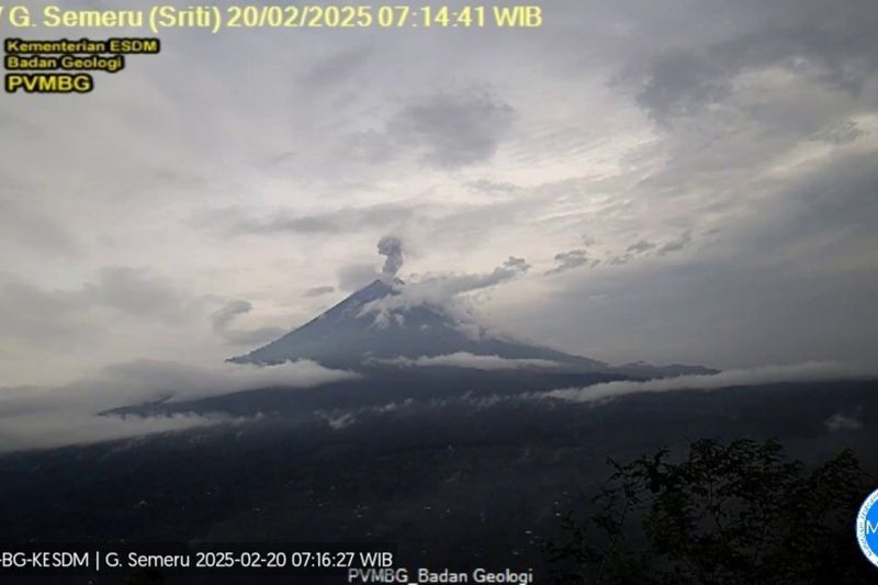 Semeru Erupsi Berulang, Tinggi Letusan Capai 1 Kilometer!