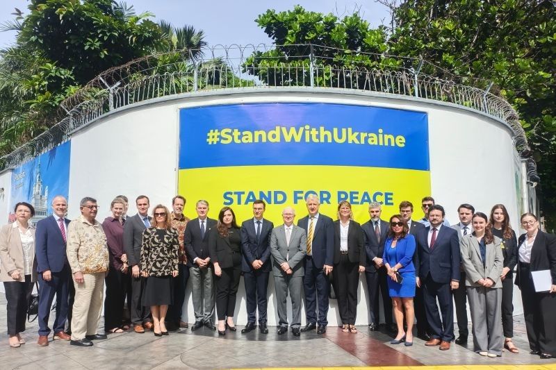 Polandia Luncurkan Papan Solidaritas #StandWithUkraine, Peringati 3 Tahun Konflik Rusia-Ukraina