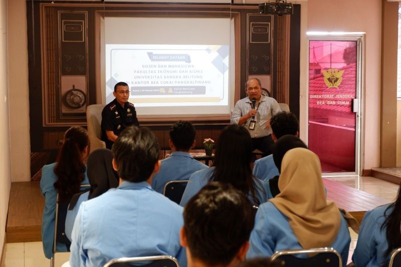 Bea Cukai Pangkalpinang Dorong Mahasiswa UBB Go Internasional