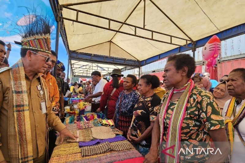 Gubernur Papua Ajak UMKM Berinovasi Hadapi Persaingan Pasar Global