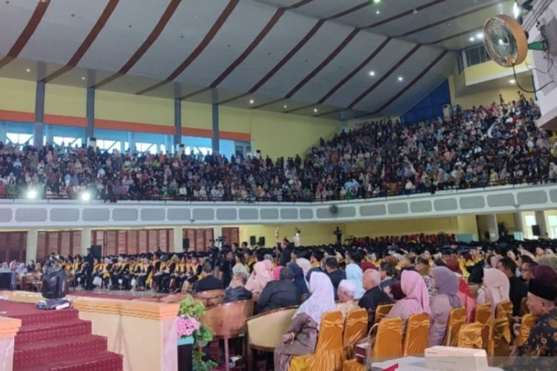 Unsri Wisuda 1.885 Sarjana Baru, 904 di Antaranya Cumlaude!