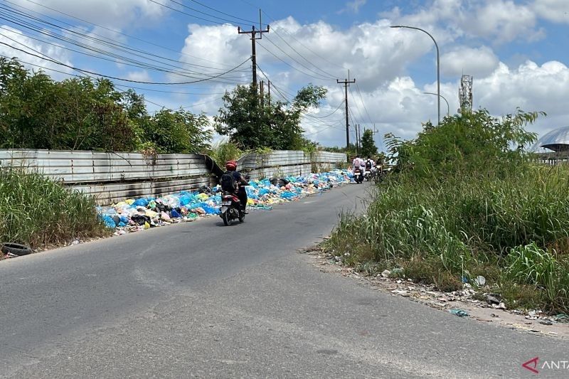 DLH Batam Berupaya Tuntaskan Penumpukan Sampah di TPS Liar