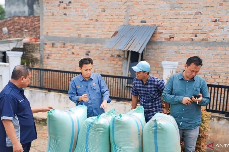 Bulog OKU Timur Serap 1.500 Ton Beras Petani, Kejar Target 40 Ribu Ton