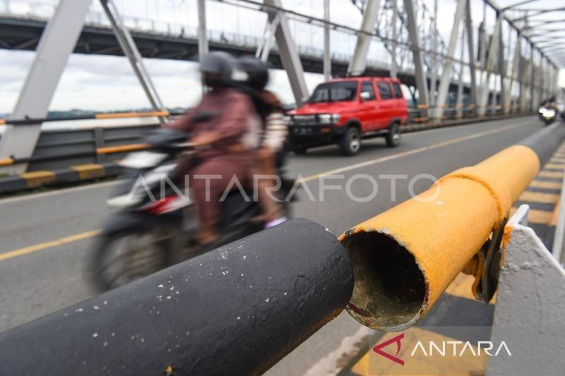 Jembatan Mahakam Aman Dilintasi Usai Ditubruk Tongkang, Perbaikan Dilakukan