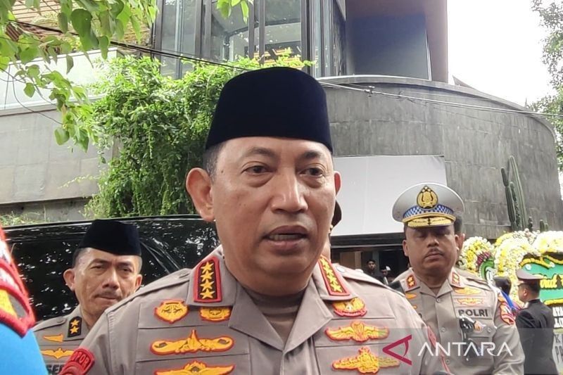 Kapolri Sampaikan Duka Cita Mendalam Atas Wafatnya Komjen Pol. (Purn) Syafruddin Kambo