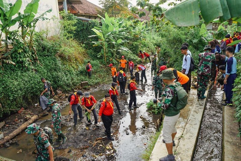 Kolaborasi Sukses: Purbalingga Bersihkan Lingkungan dalam Aksi Bersih Sampah