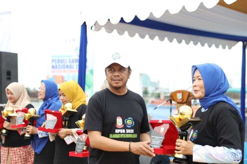 Makassar Sukses Kurangi 88,8 Kg Sampah dan Tanam 60 Pohon di HPSN 2025