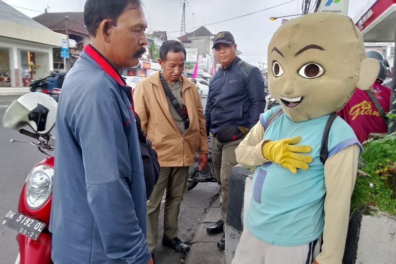 Satpol PP Denpasar Tertibkan Badut dan Pengamen: Wajah Kota Lebih Tertib dan Aman