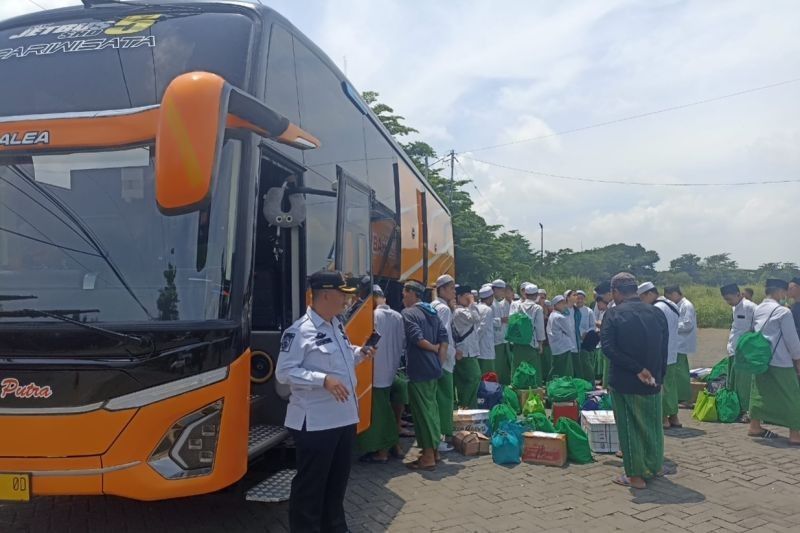 Pemkab Gresik Fasilitasi Mudik Gratis Santri Jelang Ramadhan: Subsidi Tiket hingga Armada Bus Tersedia