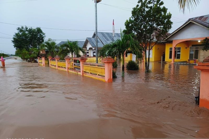 Banjir Boalemo: Tanggul Jebol 30 Meter, 115 Warga Terdampak