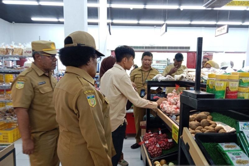 Harga Minyak Goreng Subsidi di Jayapura Tembus Rp20.000, Pemkab Lakukan Sidak