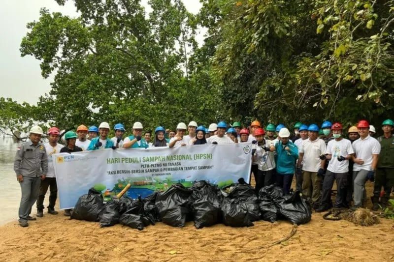 PLN NP Services Bersihkan Pantai Konawe, Rayakan HPSN 2025