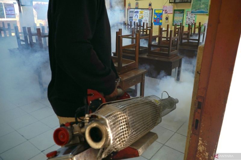 Fogging di SDN 2 Ketanon Tulungagung Usai Siswa Meninggal Akibat DBD