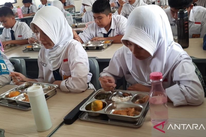 Pakar Sarankan Makanan MBG Habis di Tempat: Cegah Risiko Kesehatan!