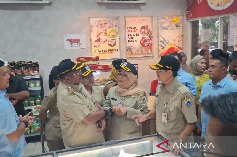 Wagub Rano Pastikan Stok Pangan di Cold Storage Dharma Jaya Aman Jelang Ramadhan