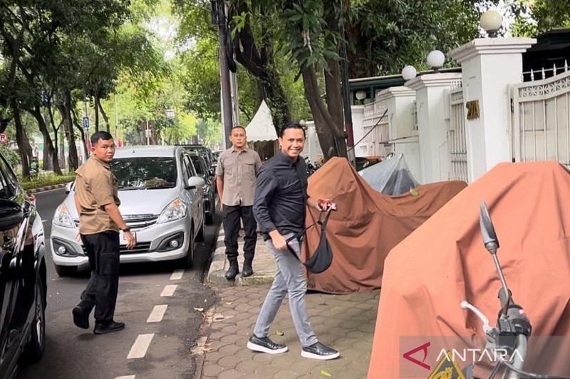 Misteri Pertemuan Elite PDIP di Rumah Megawati: Adian Napitupulu hingga Ahmad Basarah Berdatangan