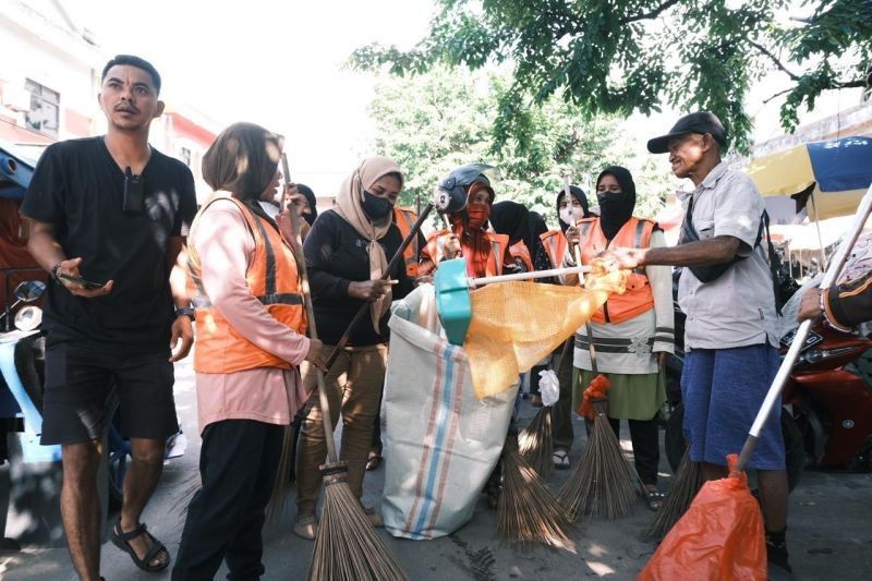 Pemkab Gowa Bersihkan Pasar Induk Minasa Maupa dalam Peringatan HPSN 2025