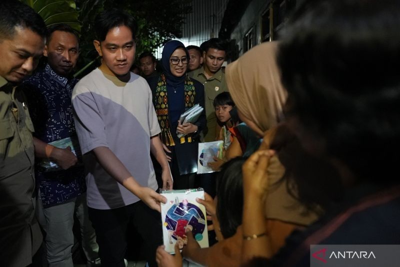 Wapres Gibran Tampung Aspirasi Warga di Kampung Padat Penduduk Surakarta