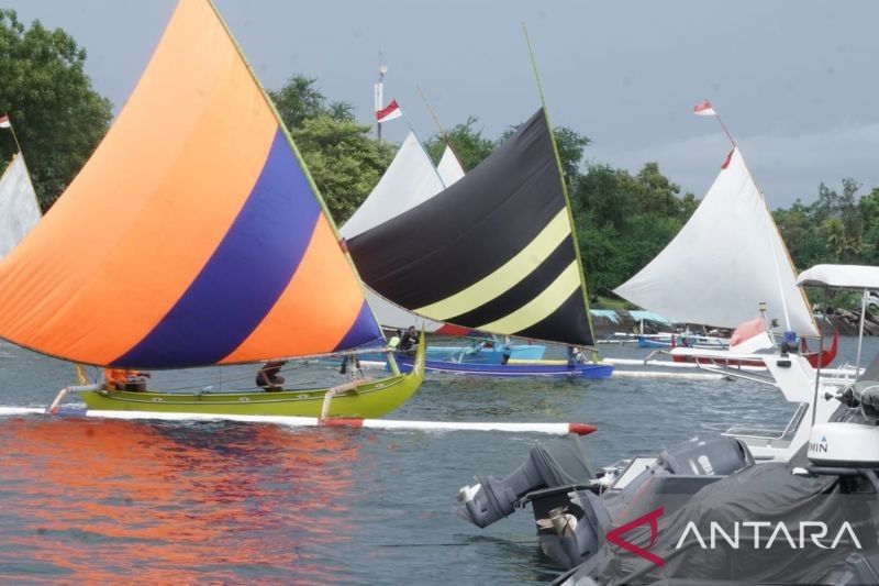 Pesona Gilimanuk: Lomba Perahu Layar Dorong Pariwisata Jembrana